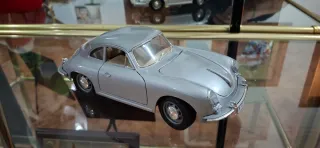 Coche de colección plata Porche Burago 356