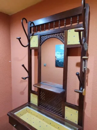 Mueble de recibidor clásico