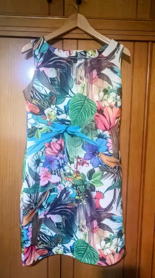 Vestido estampado tropical
