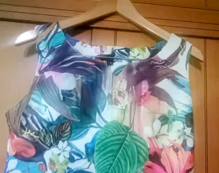 Vestido estampado tropical