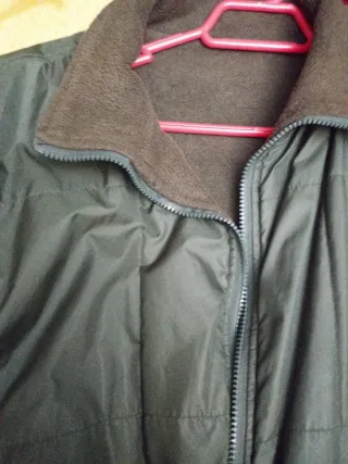 Cazadora impermeable reversible verde