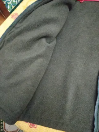 Cazadora impermeable reversible verde