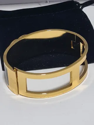 Pulsera Chanel Negra y Dorada