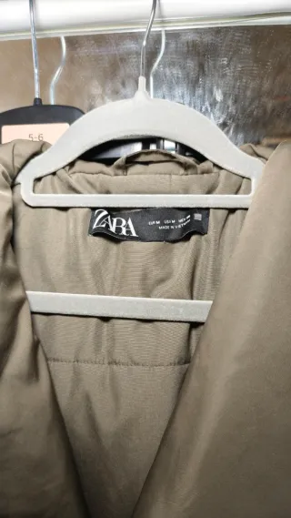 Abrigo largo Zara verde oliva