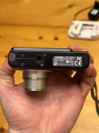 Digicam Casio EX-Z1080 – 10.1MP, compacta vintage