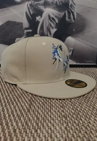 Gorra New Era 59FIFTY Floral Beige Talla 7.1/2