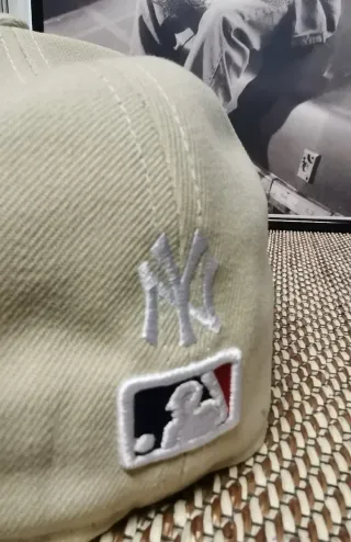 Gorra New Era 59FIFTY Floral Beige Talla 7.1/2