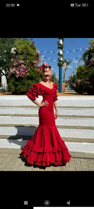 Traje de flamenca rojo volantes