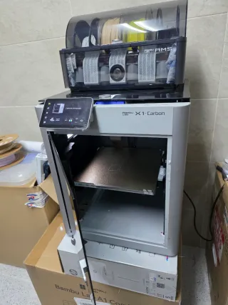 Impresora Bambu Lab X1 Carbon con AMS