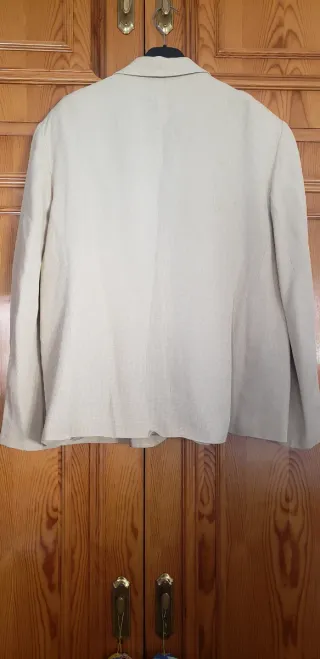 Chaqueta beige talla 52
