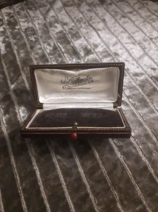 Caja antigua piel Buceda pendientes/gemelos
