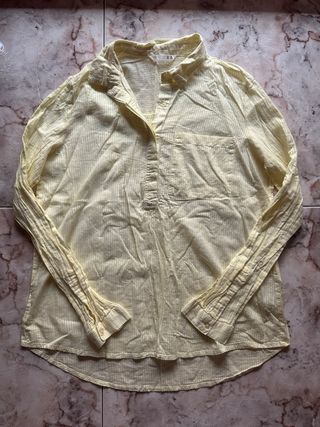 Blusa amarilla Lefties