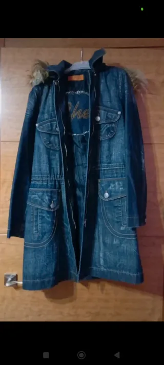 Cazadora larga vaquera con capucha