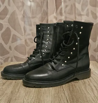 Stivali donna neri con borchie