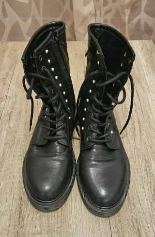 Stivali donna neri con borchie