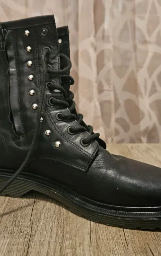 Stivali donna neri con borchie