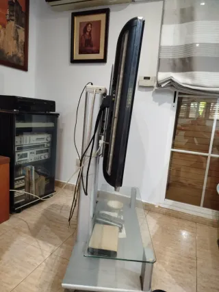 Televisor Philips 47 con soporte Ambilich luces