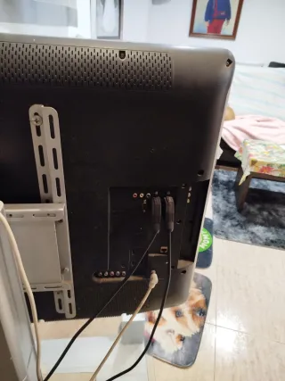 Televisor Philips 47 con soporte Ambilich luces