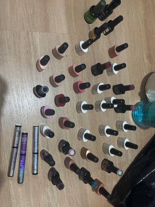 Lote pintauñas y decoraciones de uñas