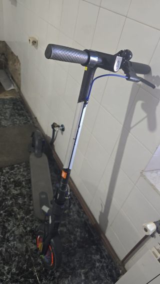 Patinete Eléctrico + Casco y Ruedas