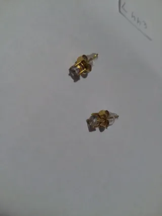 L443 Orecchini punto luce inox oro quadrato 4mm