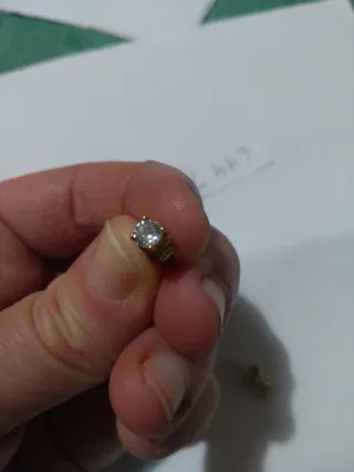 L443 Orecchini punto luce inox oro quadrato 4mm