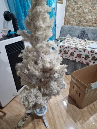 Árbol blanco marfil