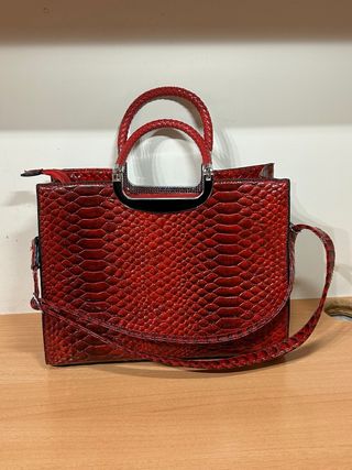 Bolso rojo efecto piel de pitón