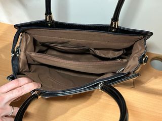 Bolso charol negro grande