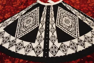 Falda midi evasé con lentejuelas