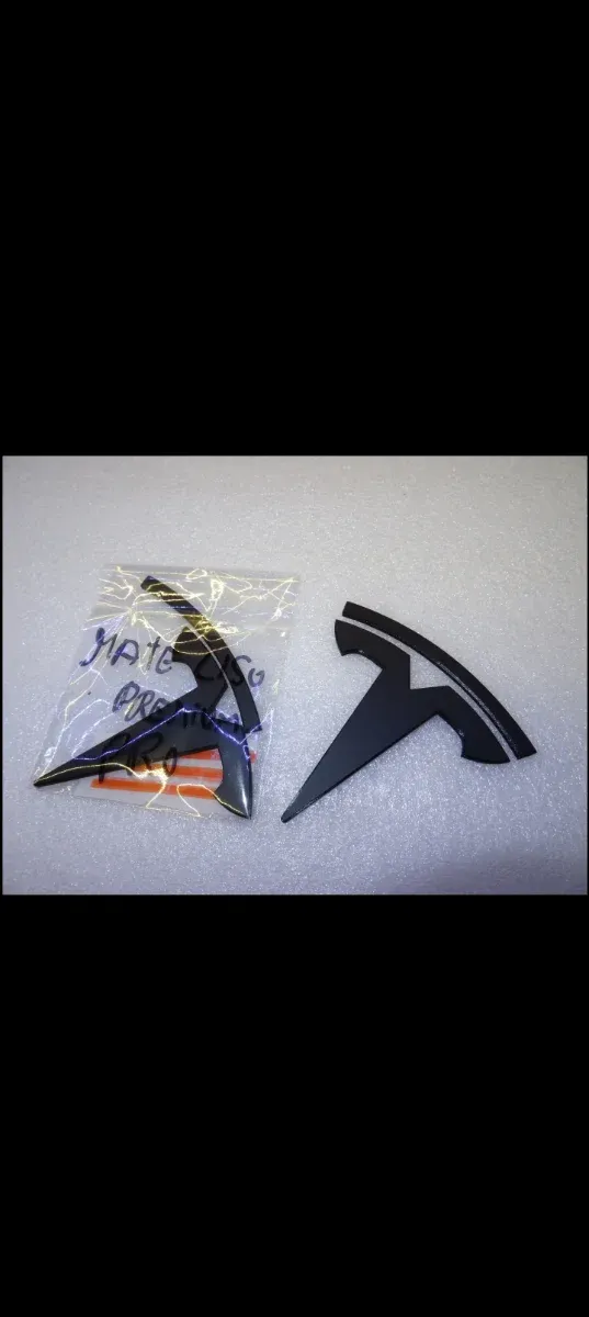 Pack emblemas Tesla m3 highland de Rafael