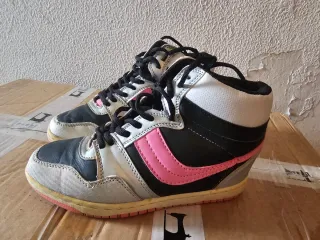 Deportivas altas plata y rosa