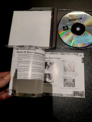 Jogo PlayStation 1 "Soviet Strike" Clássicos