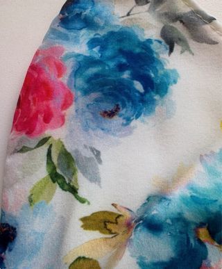 Mascarilla con flores multicolor - Nueva