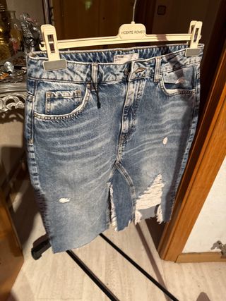 Falda vaquera Bershka desgastada