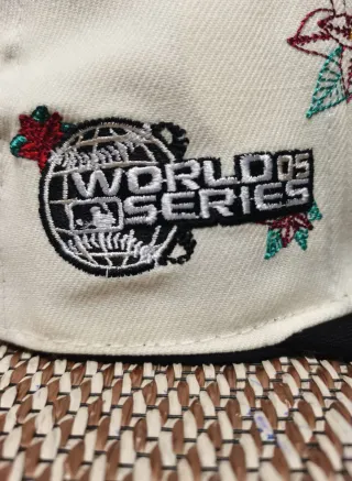 Gorra New Era 59FIFTY Flores Talla 7.1/4