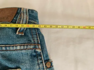 Pantalón vaquero recto Diesel