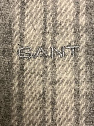 Sciarpa GANT tartan grigio e bianco