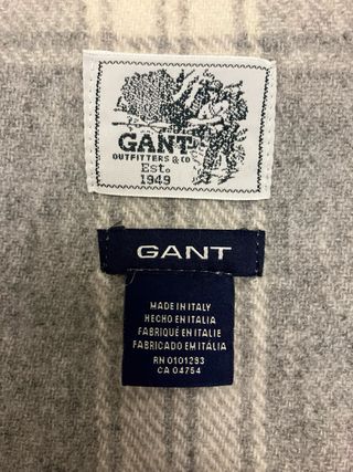 Sciarpa GANT tartan grigio e bianco