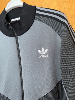 Chaqueta Adidas Gris y Negra