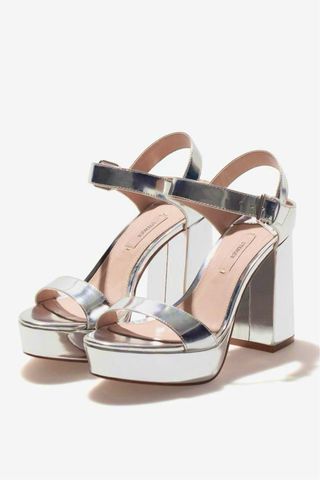 Tacones plateados Uterque