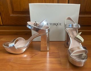 Tacones plateados Uterque
