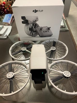 DJI Flip Drone + 2 Baterías + Cargador