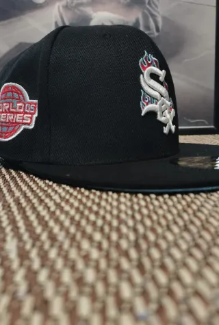 Gorra New Era 59Fifty Negra y Multicolor 7.3/8