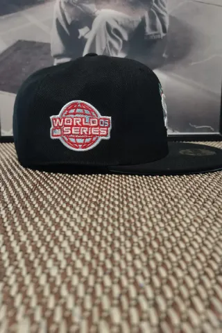 Gorra New Era 59Fifty Negra y Multicolor 7.3/8