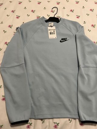 Sudadera Nike Tech Fleece.