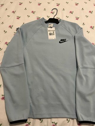Sudadera Nike Tech Fleece.