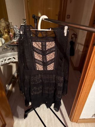 Vestido negro encaje fiesta