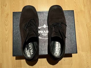 Stivaletti Prada in camoscio marrone