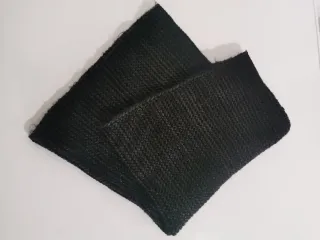 Bufanda infinita negra tejida